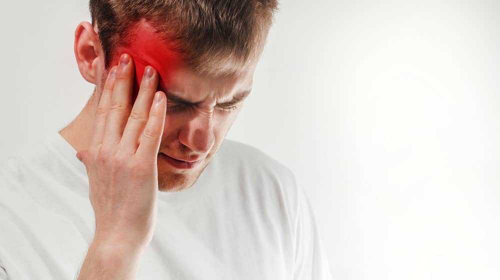 Приступ мигрени у мужчины