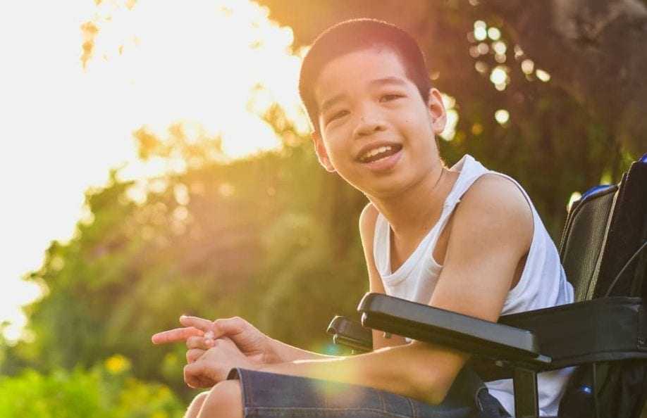 Ребенок инвалид с ЗПР в коляске