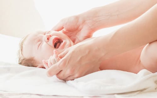 Капризы у младенца – симптомы энцефалопатии