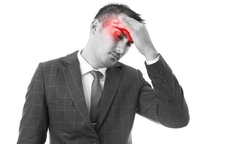 Болит голова в области лба и висков. Боль в лобной части и висках.