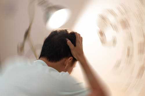 Симптом головокружения при головной боли