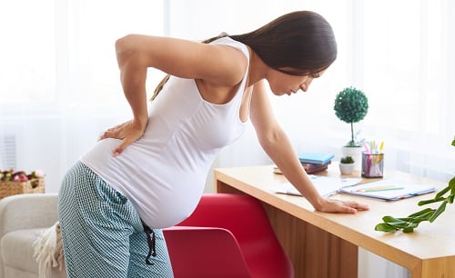 Защемление седалищного нерва при беременности: симптомы и лечение воспаления