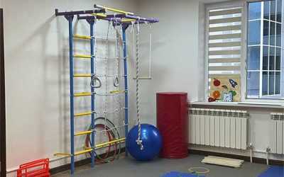 Зал ЛФК с верёвочной лестницей