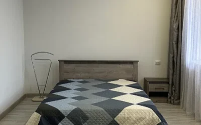 Спальня и тумбочка