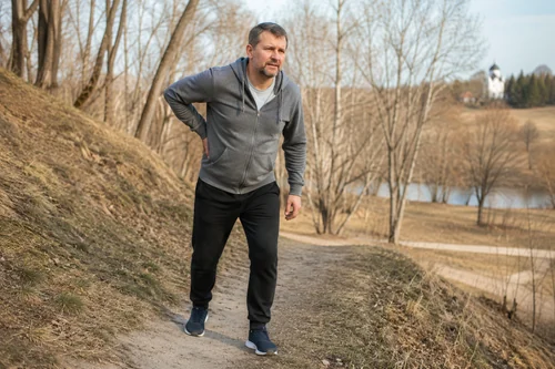 Причины боли в спине при ходьбе